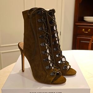 Steve Madden "Kennee" Heels in Olive Suede - NEW